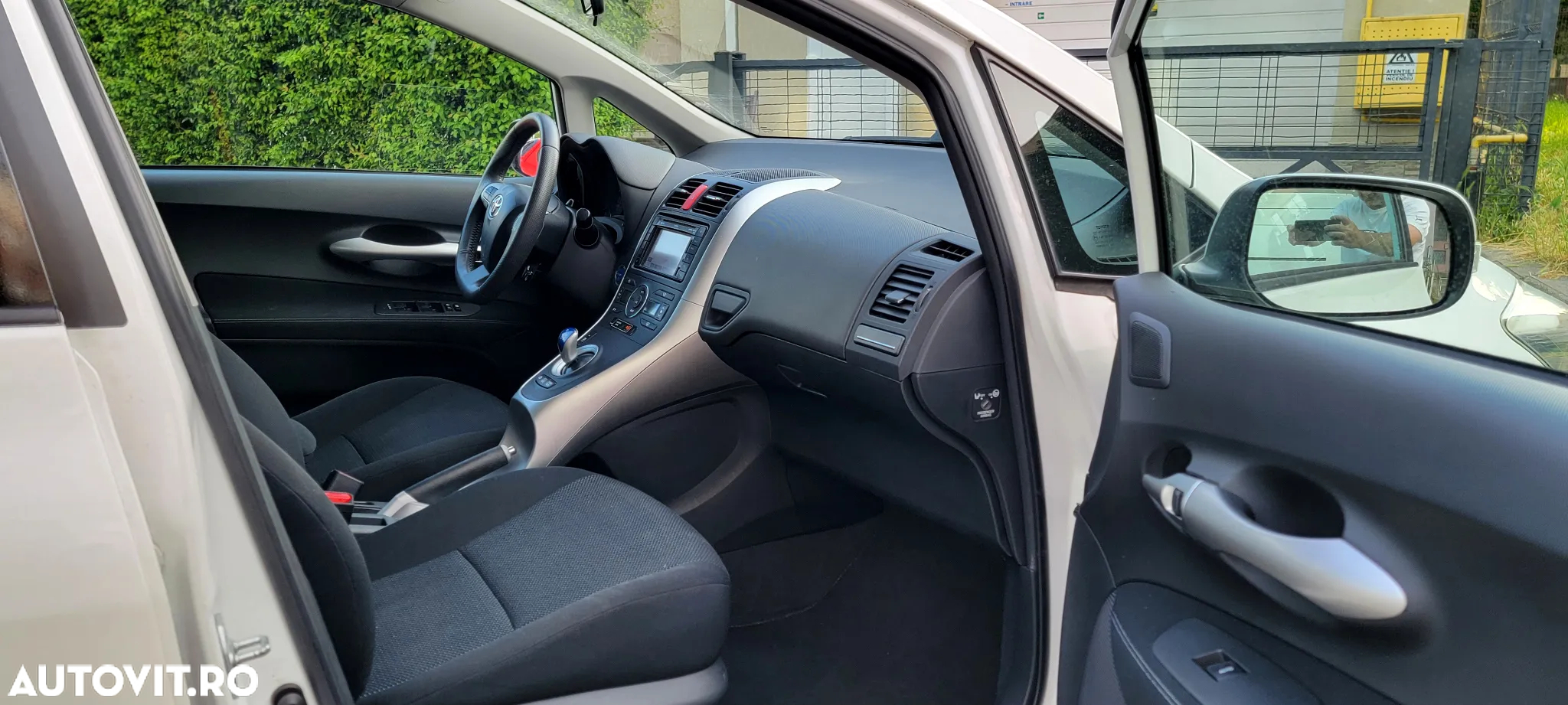Toyota Auris 1.8 L VVT-i HSD Luna - 15