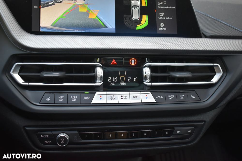 BMW M1 M135i xDrive AT - 19
