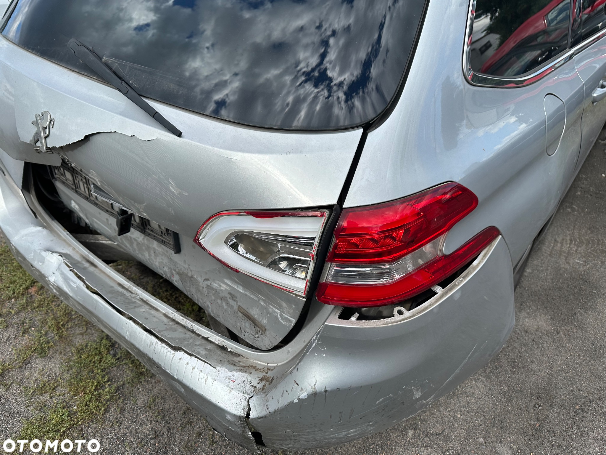 Peugeot 308 SW 1.6 e-HDi Active S&S - 17