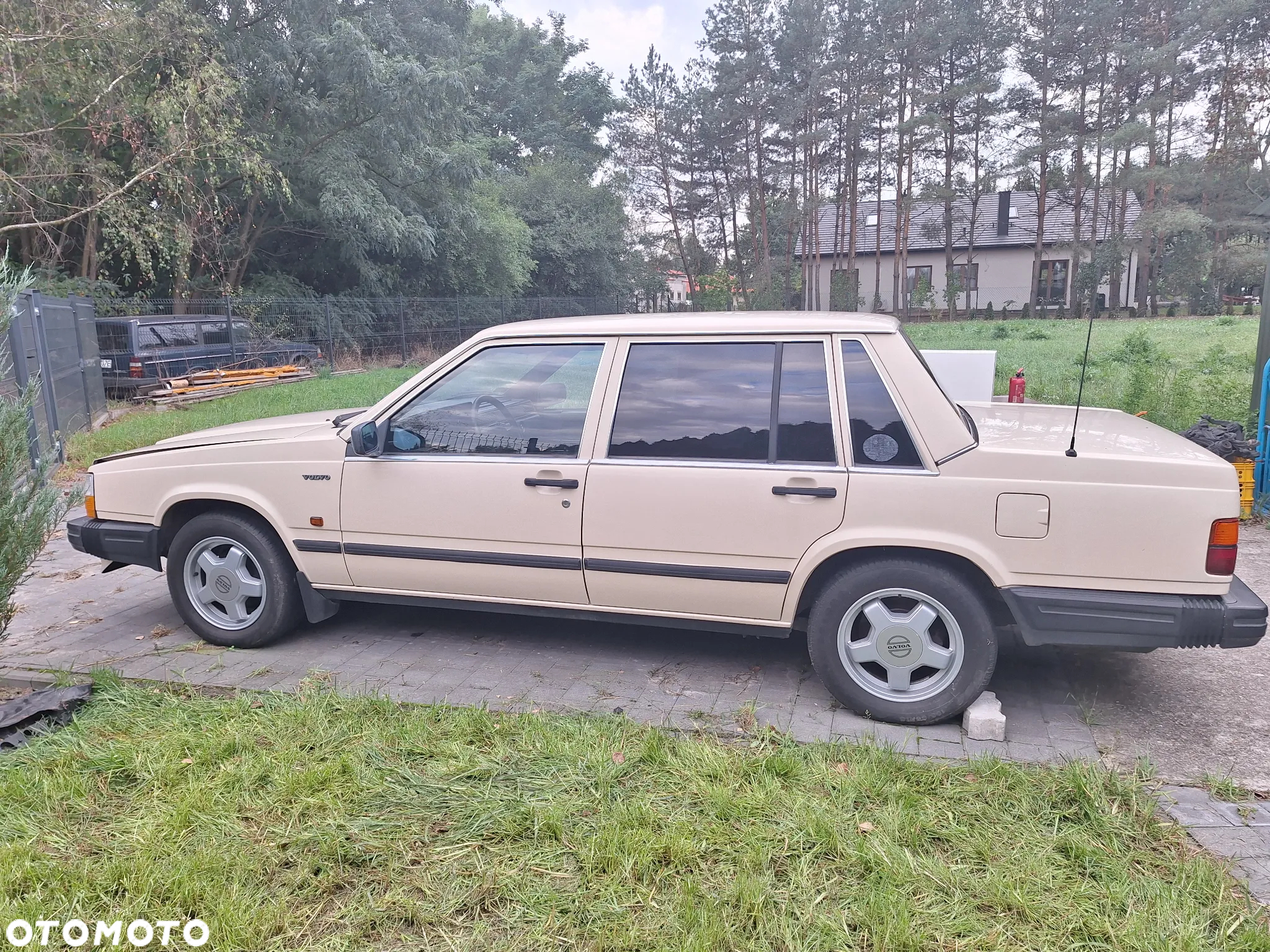 Volvo Seria 700 - 14