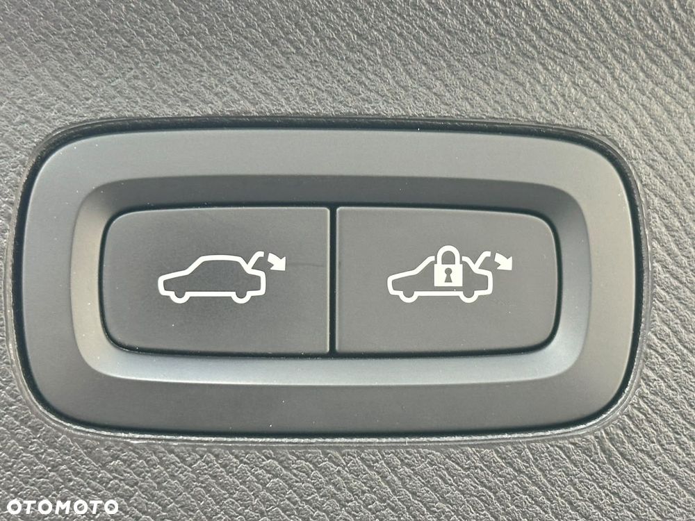 Volvo XC 90 - 22