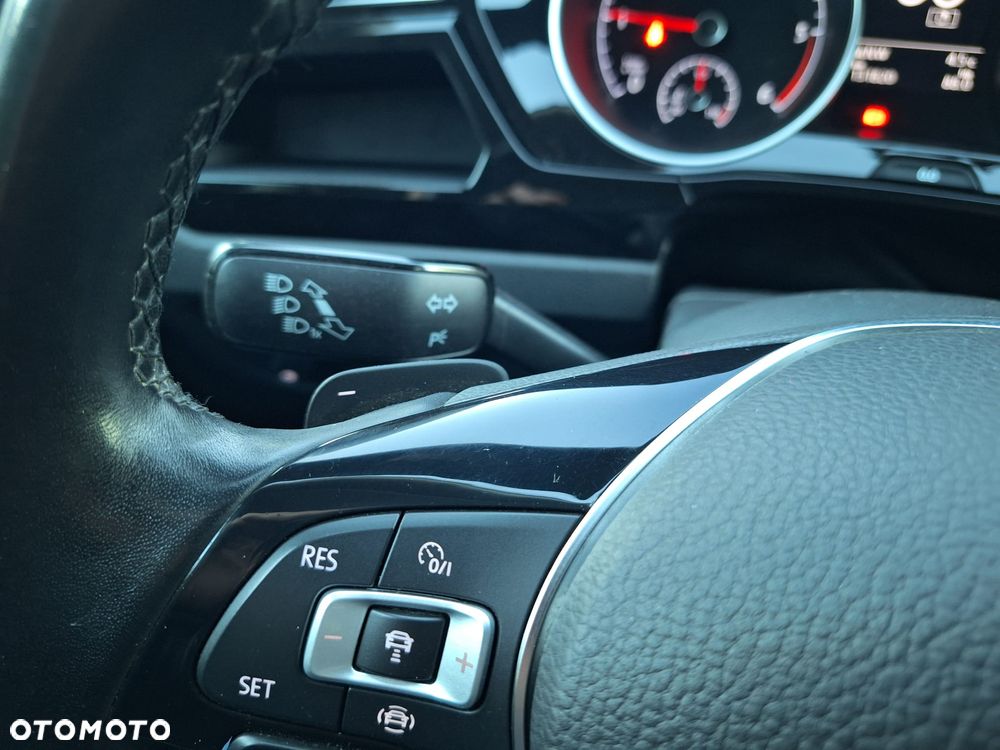 Volkswagen Touran 2.0 TDI SCR (BlueMotion Technology) DSG Comfortline - 13