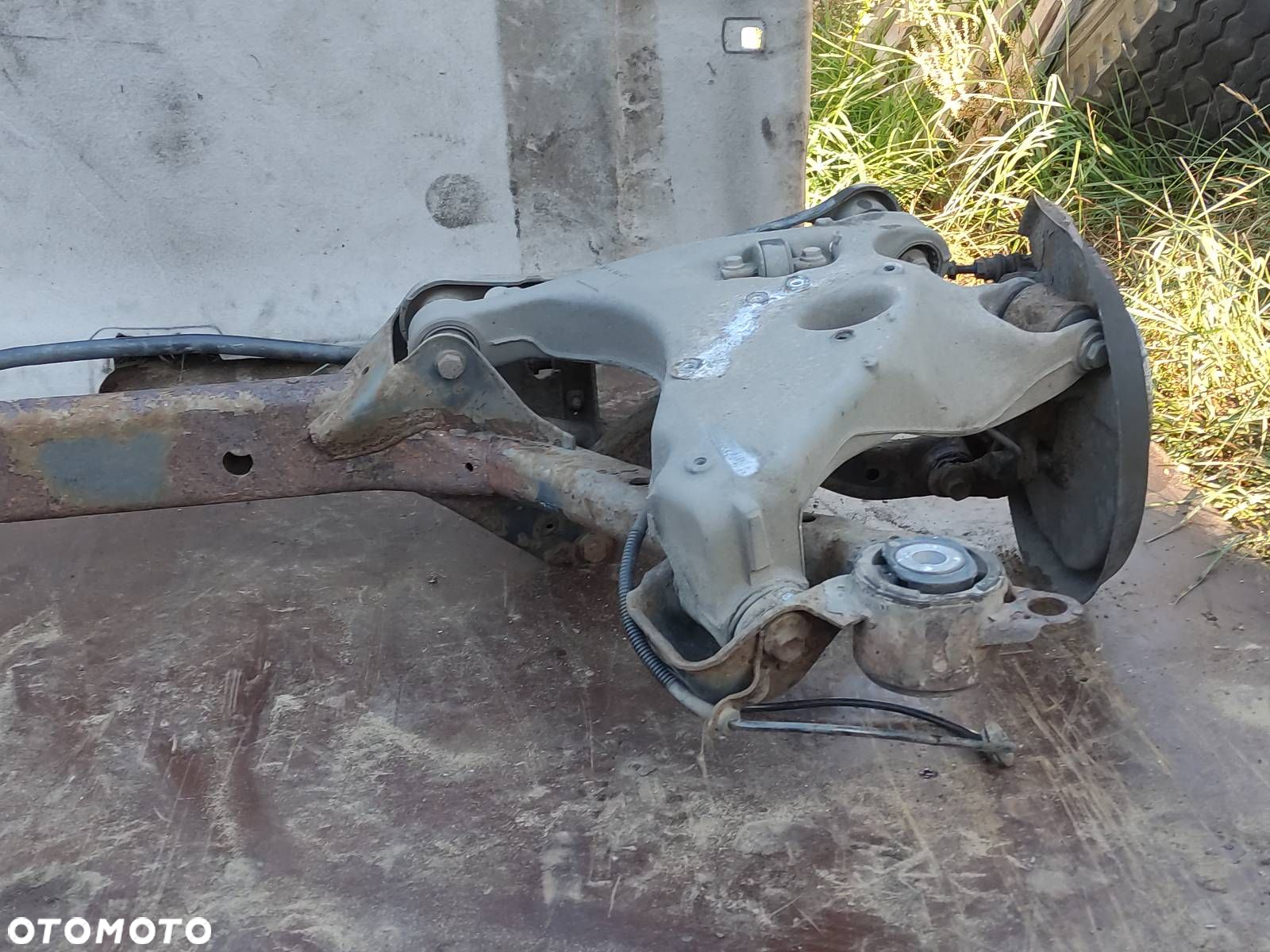 OŚ BELKA KOMPLETNE ZAWIESZENIE TYŁ AUDI A4 B6 SEDAN - 12