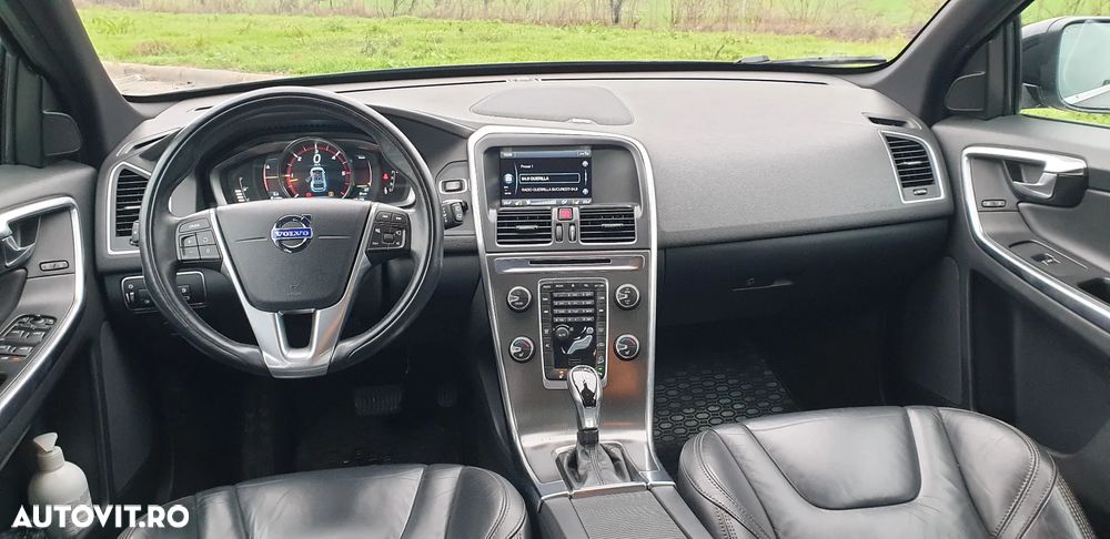 Volvo XC 60 D5 AWD Aut. Summum - 4