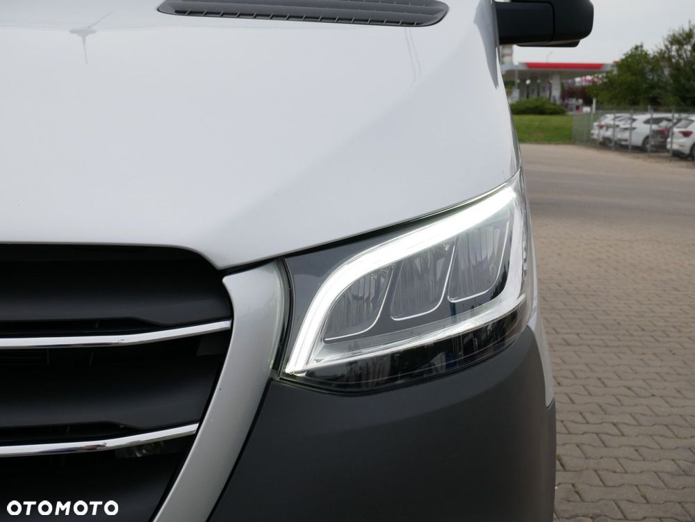 Mercedes-Benz Sprinter - 11