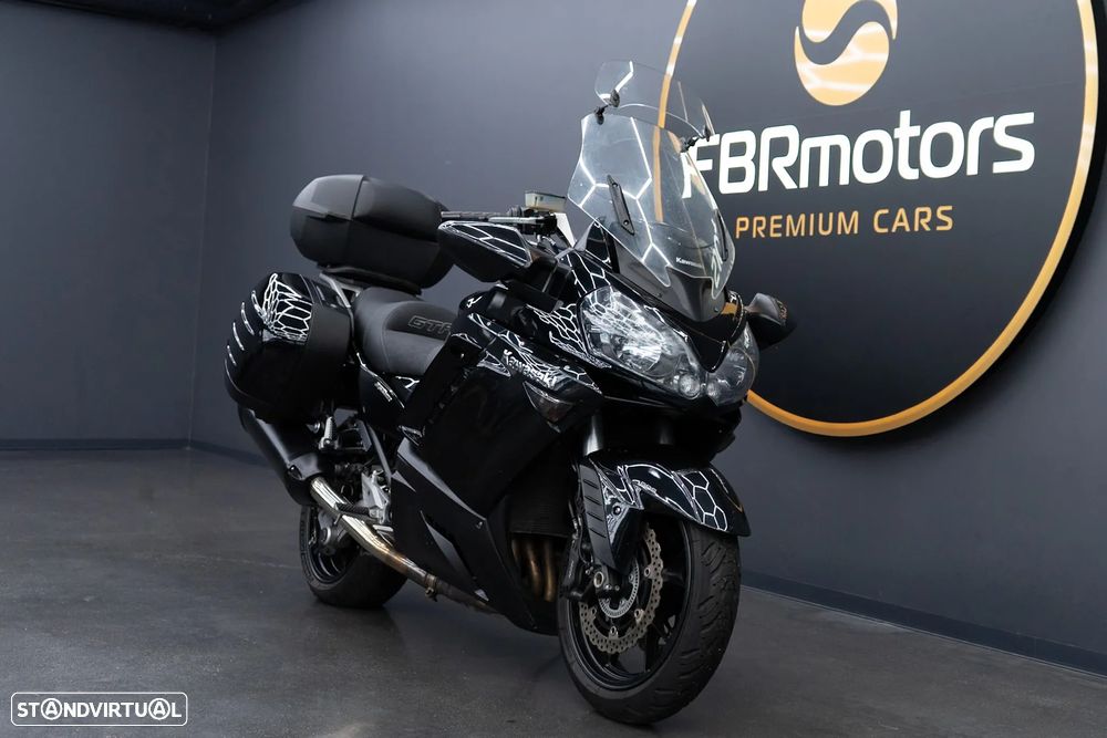 Kawasaki GTR 1400 - 2