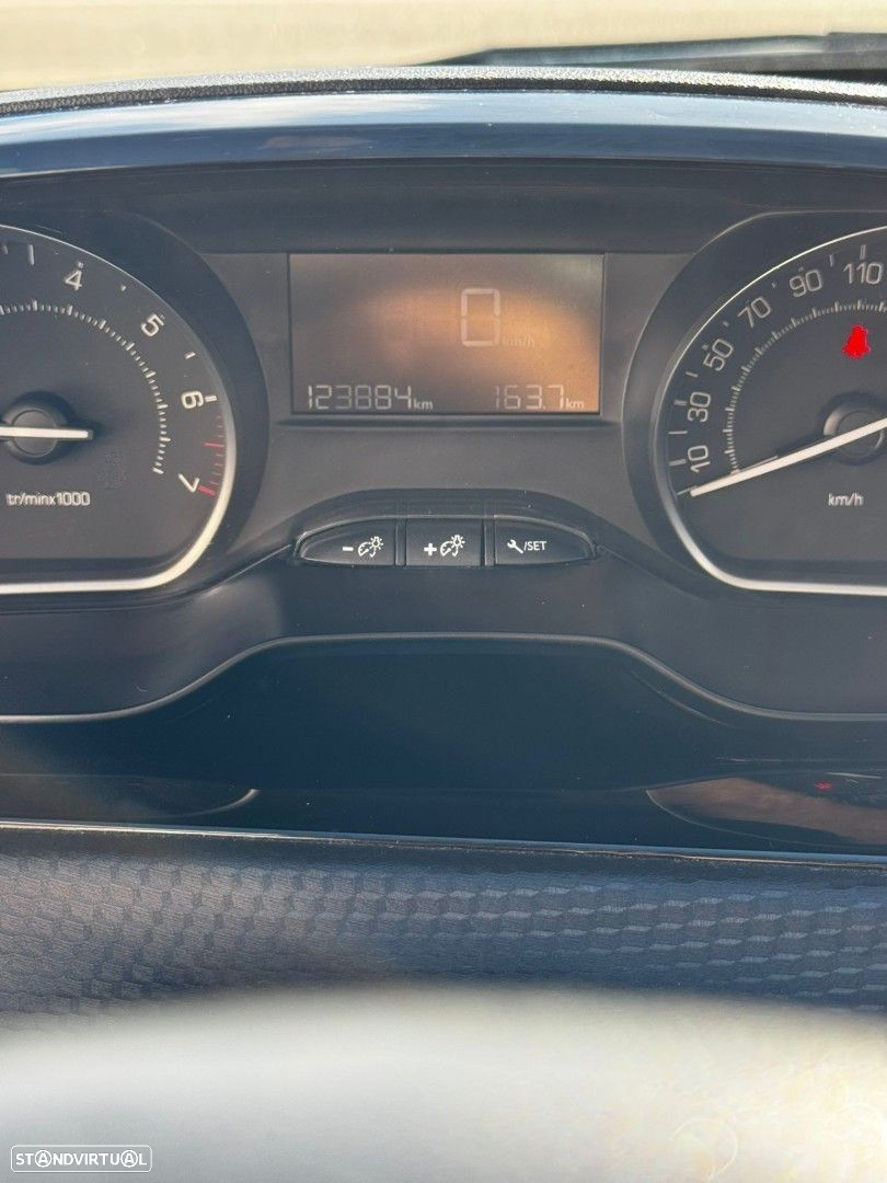 Peugeot 2008 1.2 PureTech Style - 13