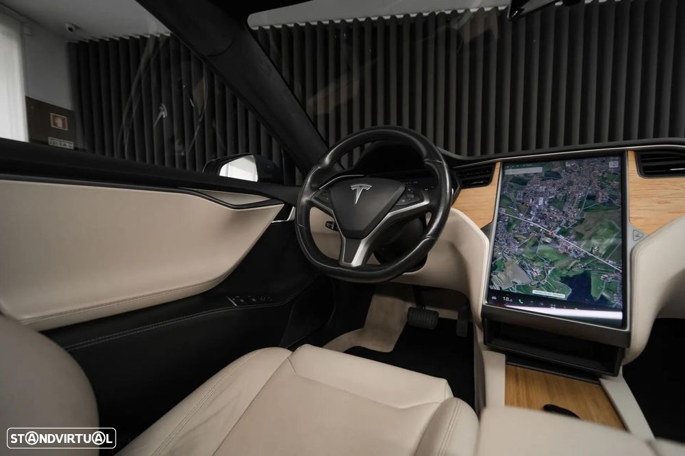 Tesla Model S Standard Range - 14