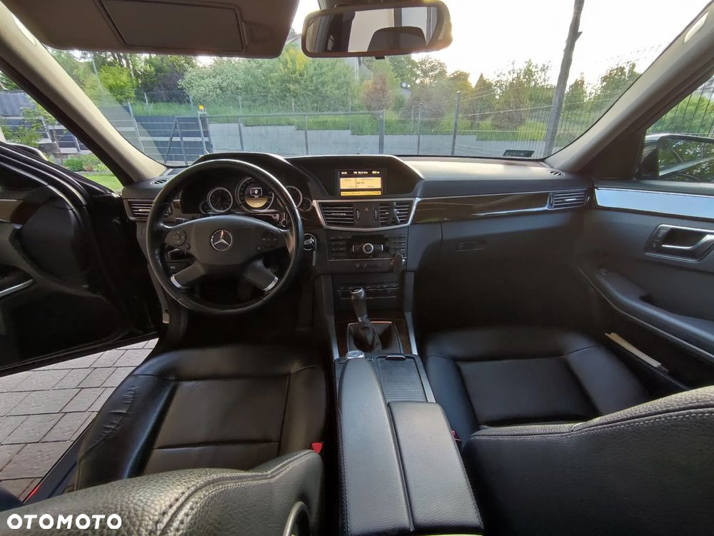 Mercedes-Benz Klasa E 200 CDI BlueEff - 13