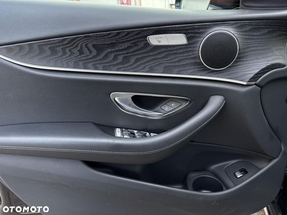 Mercedes-Benz Klasa E - 9