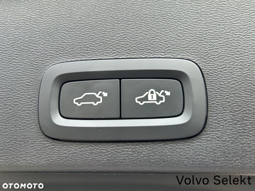 Volvo XC 40 - 25