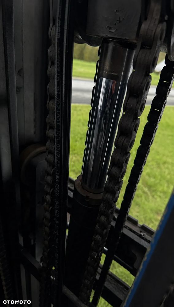 Manitou MI25D Wózek Widłowy 2,5 tony. Posuw Hydrauliczny. Maszt triplex. Wolny skok! Wysokość Podnoszenia 5 metrów. Jak nowy z Salonu. Pochodzi z Norweskiego Gospodarstwa! Aktualne przeglądy DEKRA i serwisy! Opony jak Nowe. Silnik Yanmar. Małe gabarety bardzo zwrotna maszyna! Zero luzów wycieków i zniszczeń. OKAZJA. Pełny ORYGINAŁ! Rok Prod. 2014. Niski przebieg 3300mtg - 25