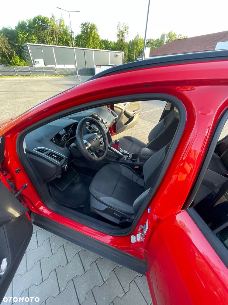 Ford Focus ver-1-6-tdci-dpf-start--stopp--system-sync-edition - 5