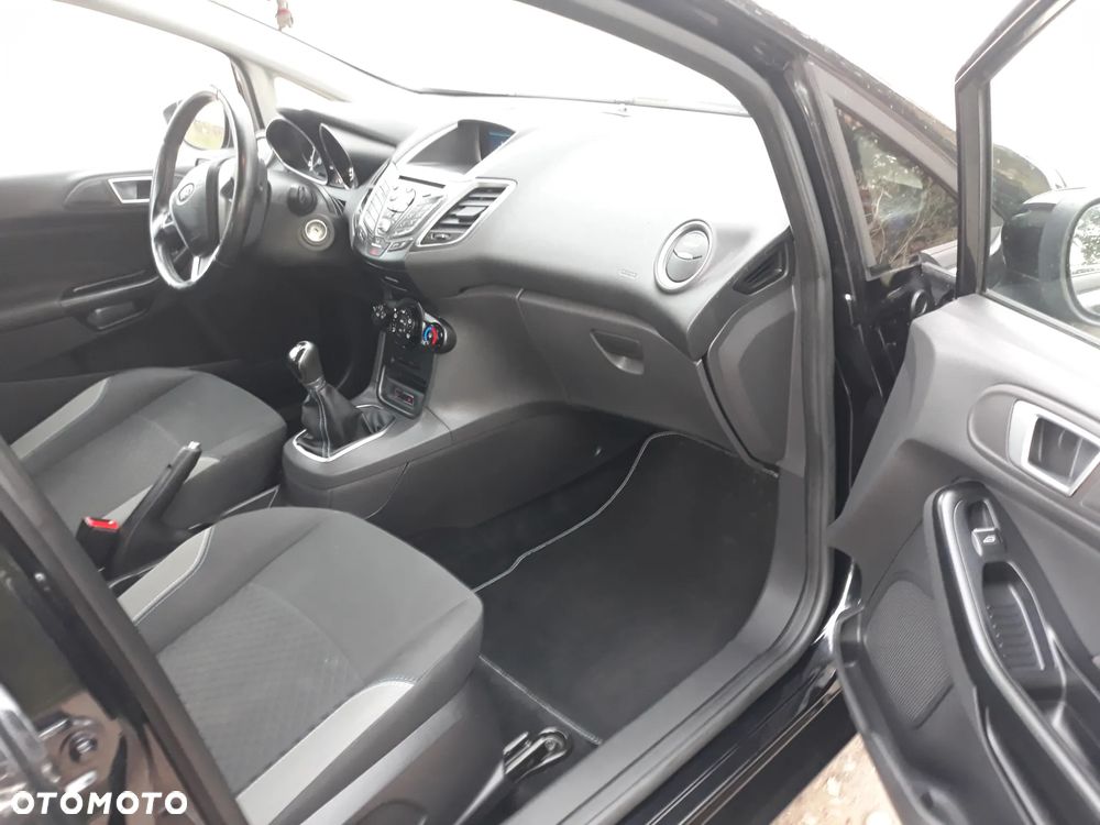 Ford Fiesta - 12