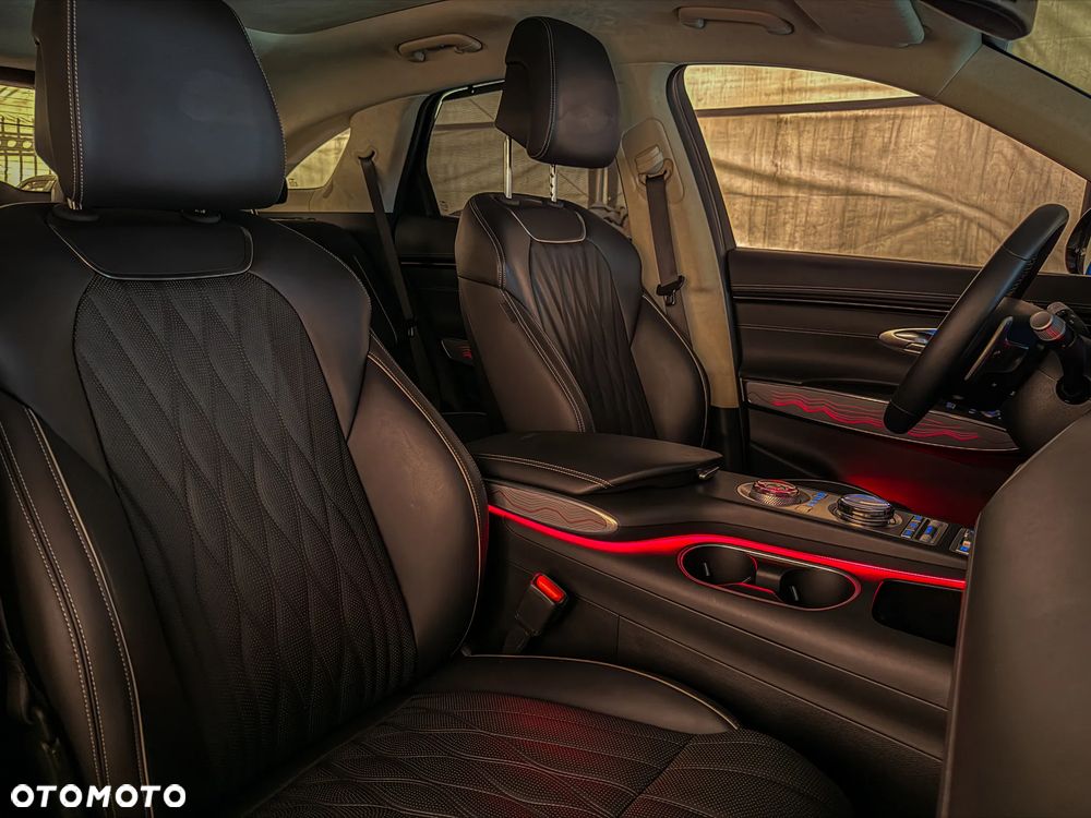 Genesis GV70 2.5T AWD AT8 Luxury Line - 16