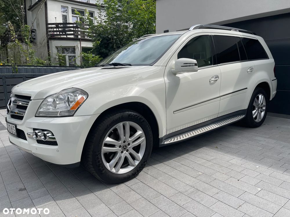 Mercedes-Benz GL - 13