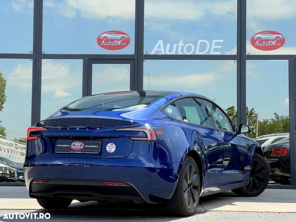 Tesla Model 3 - 5