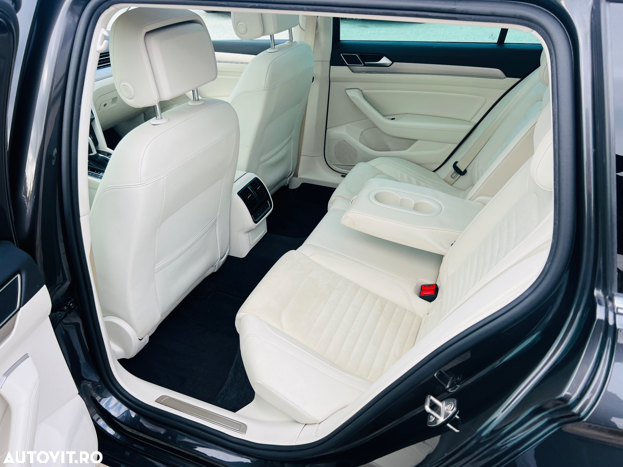 Volkswagen Passat Variant 2.0 TDI DSG (BlueMotion Technology) Highline - 9