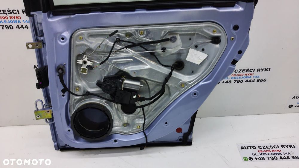 VW Passat B5 Sedan Kombi Drzwi Prawe Lewe Tył  LL5Y - 19