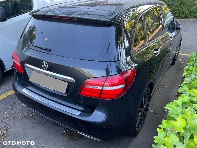 Mercedes-Benz Klasa B 250 7G-DCT UrbanStyle Edition - 5