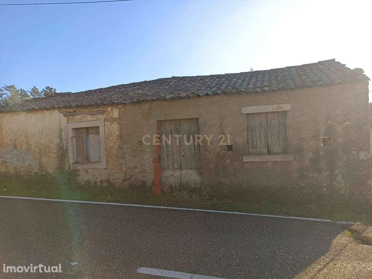 Casa antiga em pedra mais terreno excelente negocio - Grande imagem: 2/29