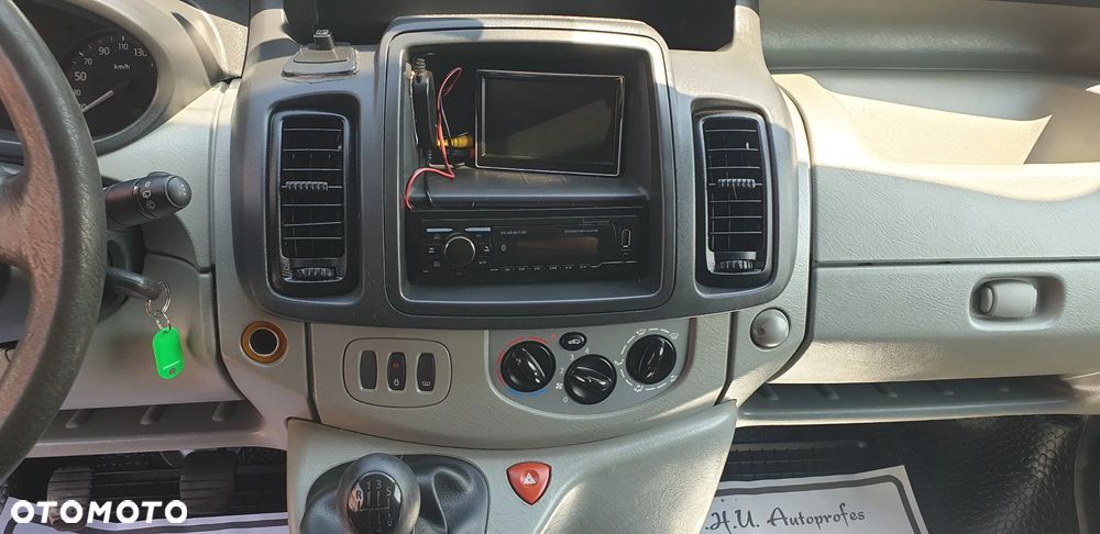 Renault Trafic - 14