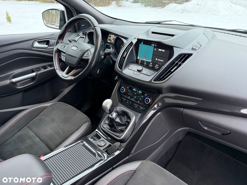 Ford Kuga 1.5 EcoBoost 2x4 ST-Line - 14