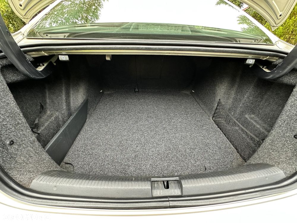 Volkswagen Jetta 1.2 TSI BlueMotion Technology Comfortline - 23