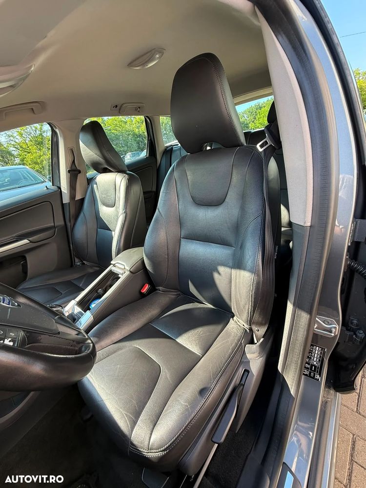 Volvo XC 60 D3 Geartronic Momentum - 17