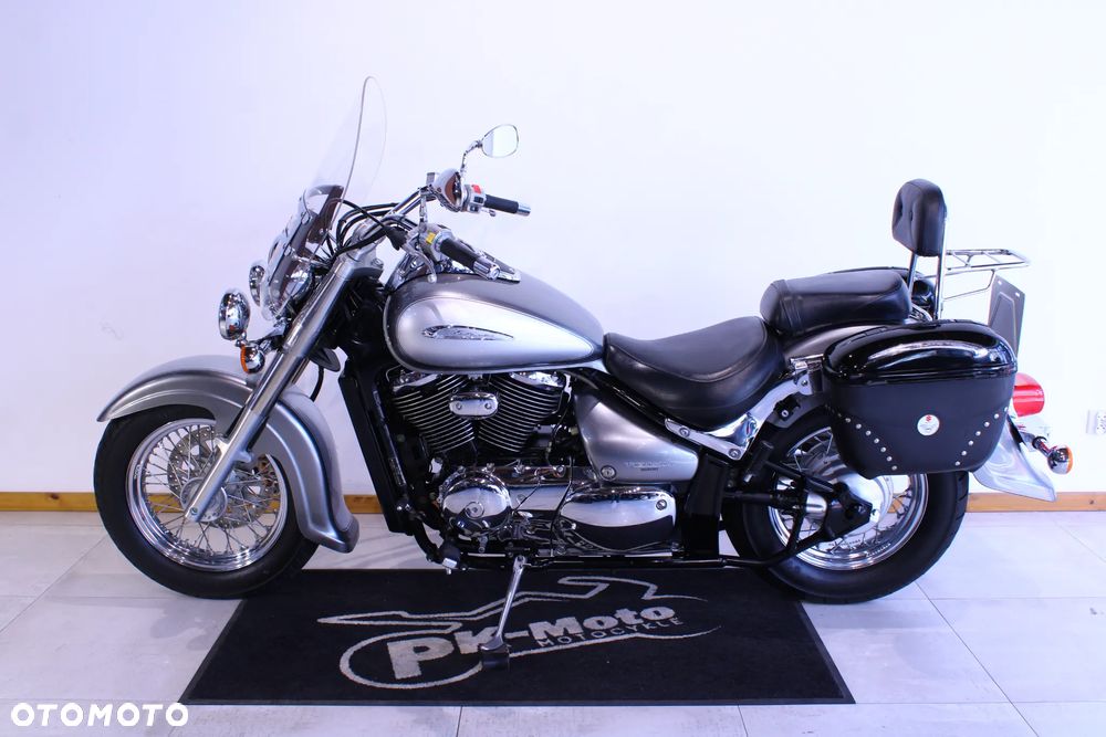 Suzuki Intruder - 3