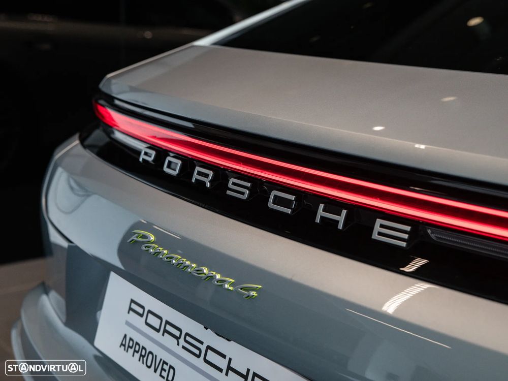Porsche Panamera 4 E-Hybrid - 43