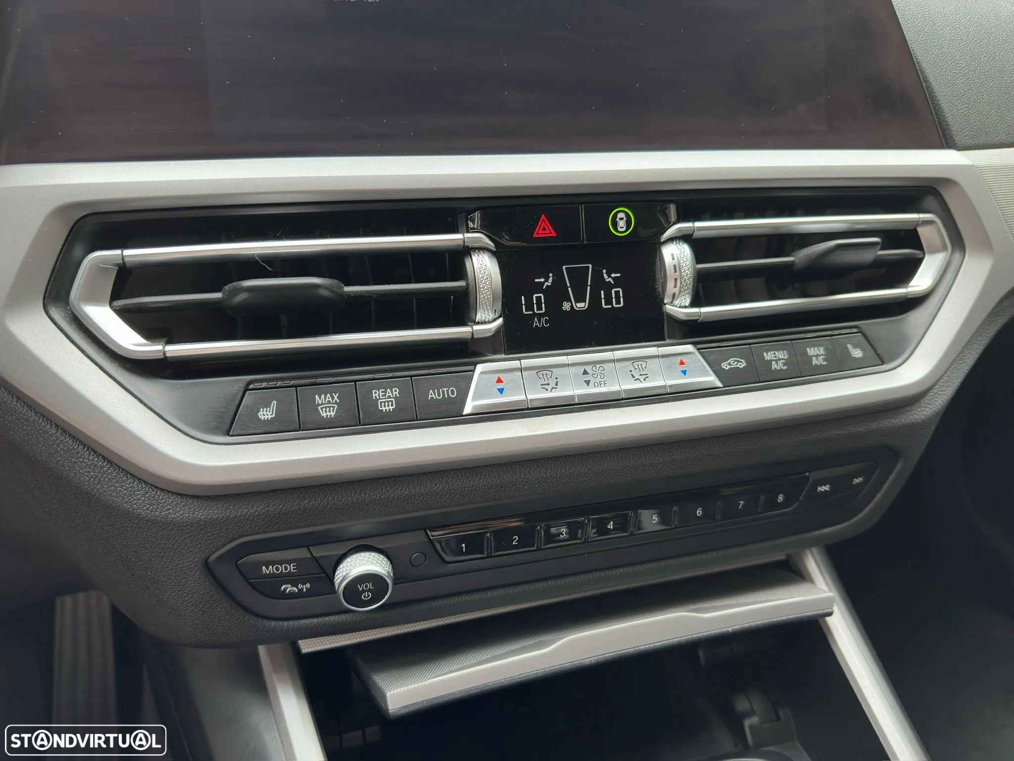 BMW 330 e Touring Line Sport Auto - 26
