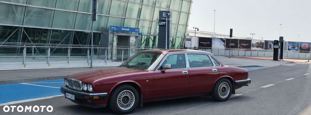 Jaguar XJ - 8
