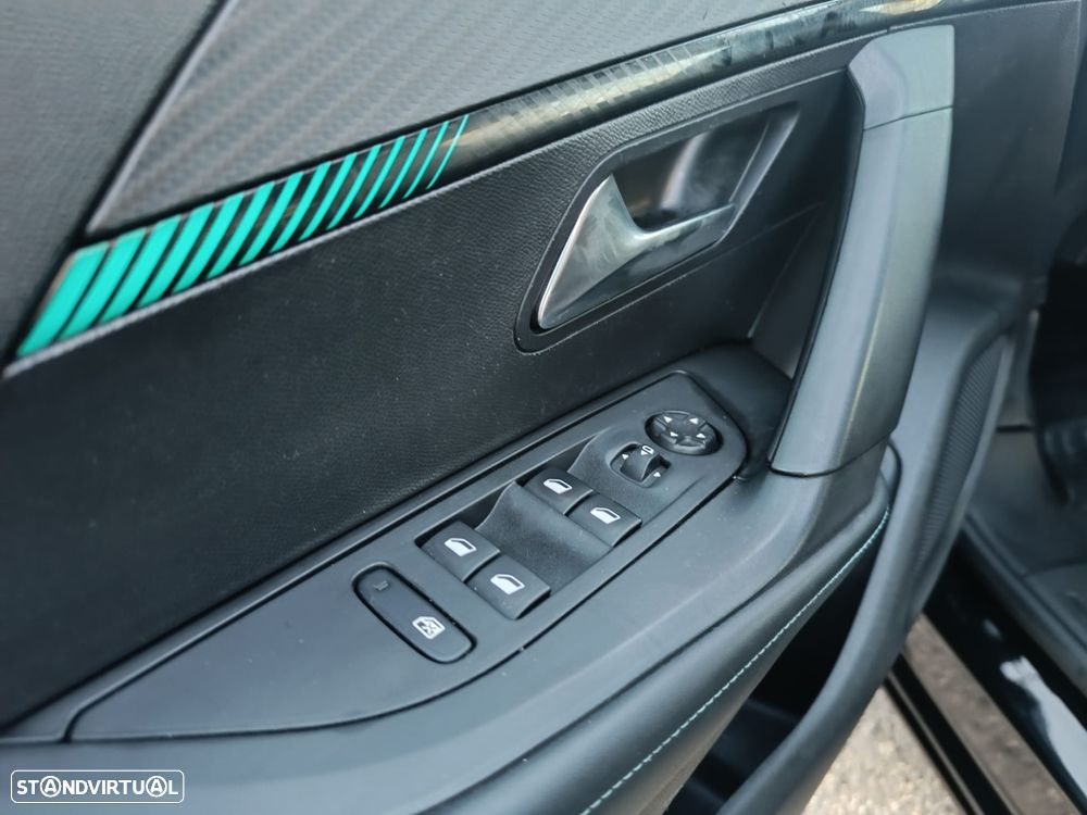 Peugeot e-2008 Allure Pack - 12