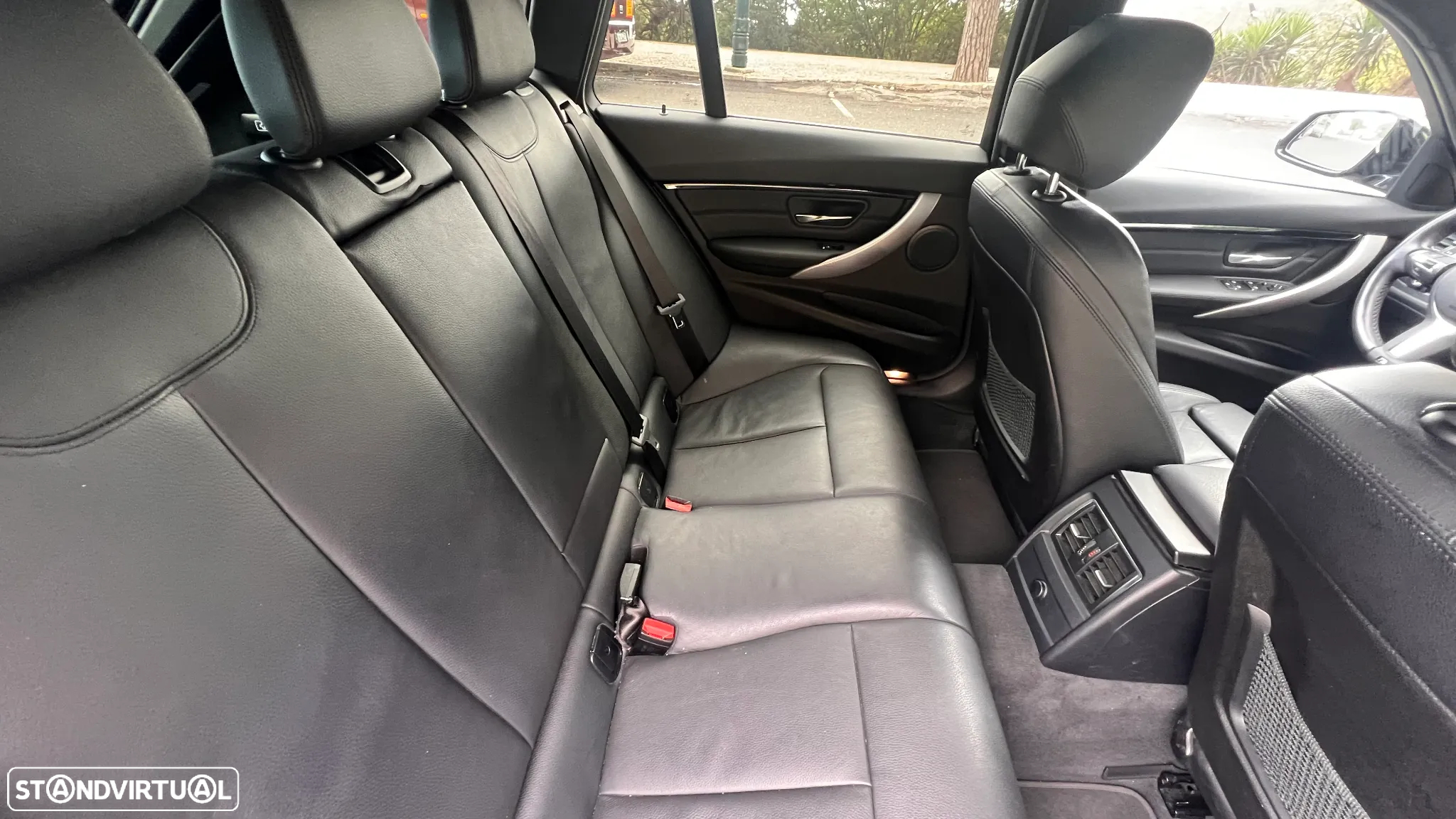 BMW 320 d Touring Pack M Auto - 13