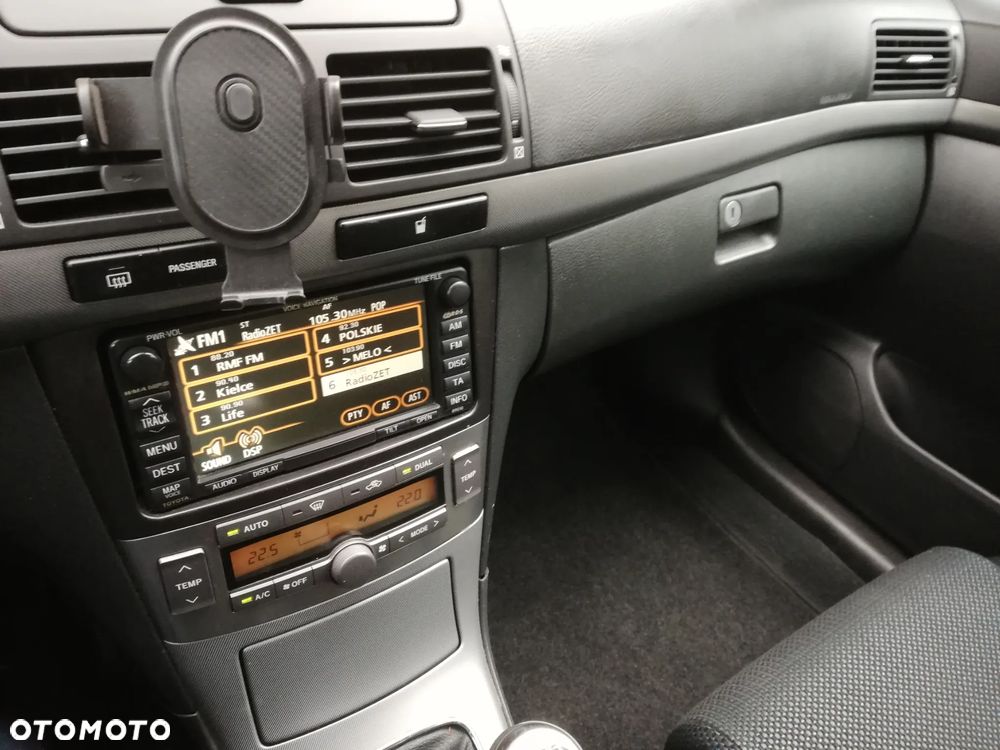 Toyota Avensis - 9
