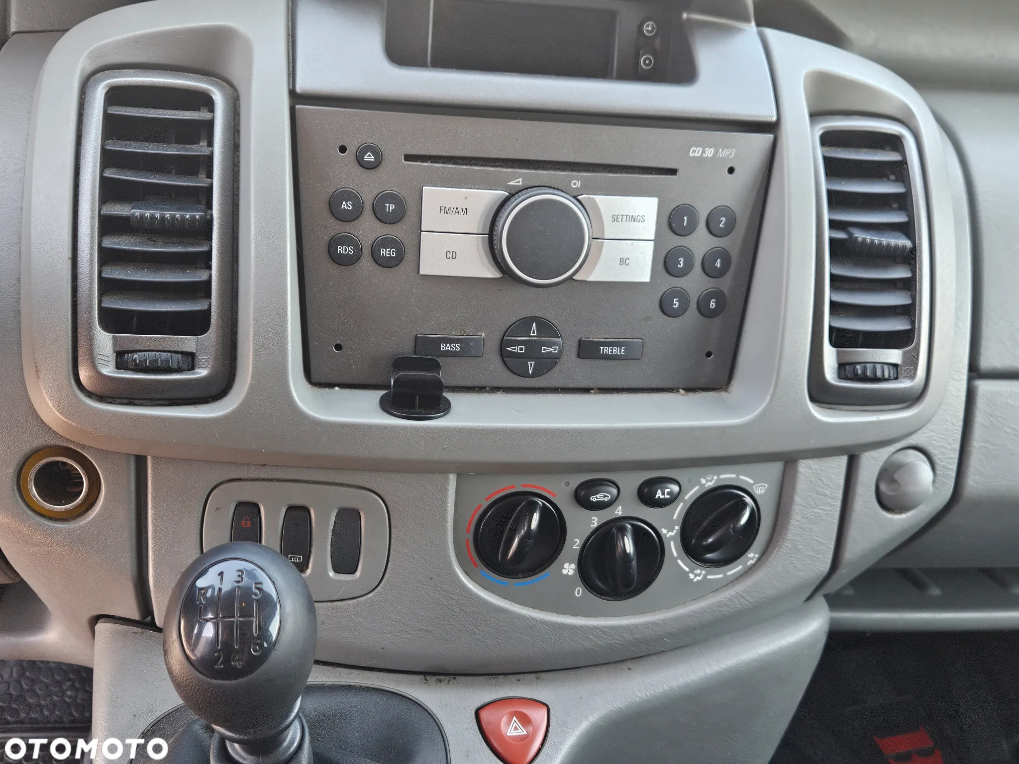 Opel Vivaro L1H1 2.7t - 22
