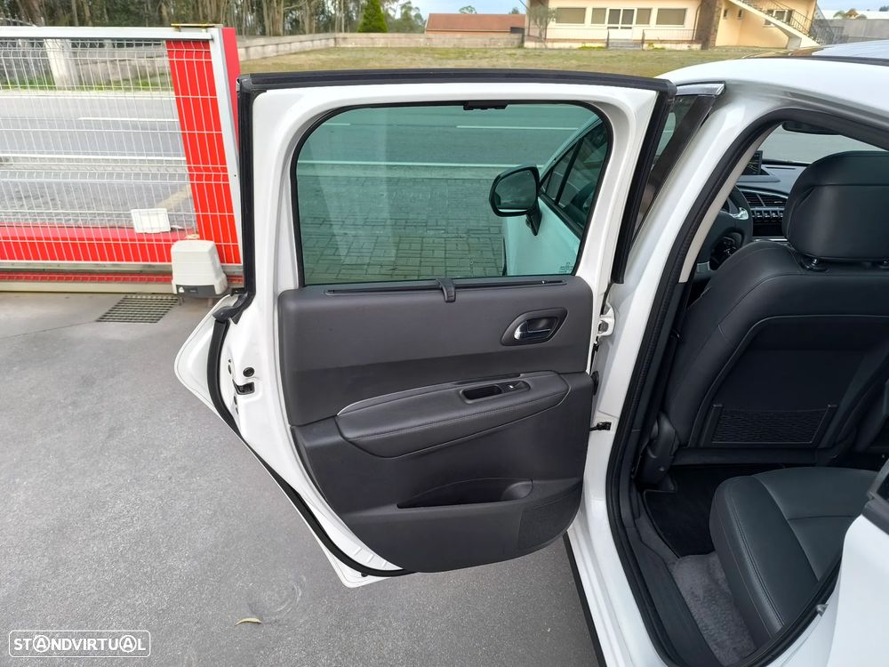 Peugeot 3008 e-HDi 115 ETG6 Stop&Start Allure - 23