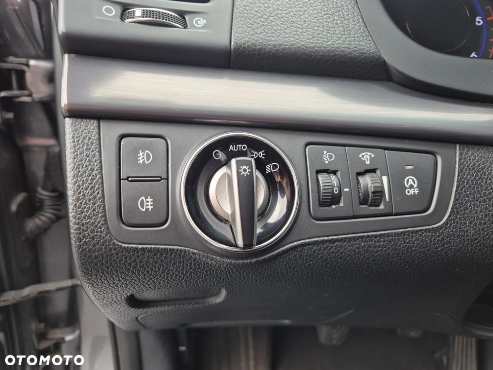 Hyundai i40 Kombi blue 1.7 CRDi Family+ - 11