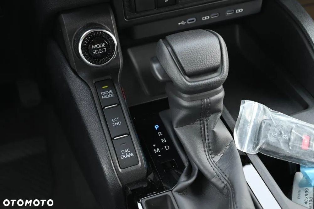 Toyota Land Cruiser - 11
