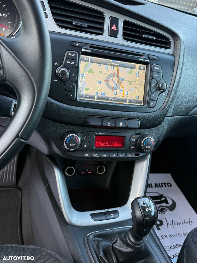 Kia Ceed 1.6 CRDi 128 ISG SW Dream-Team Edition - 6