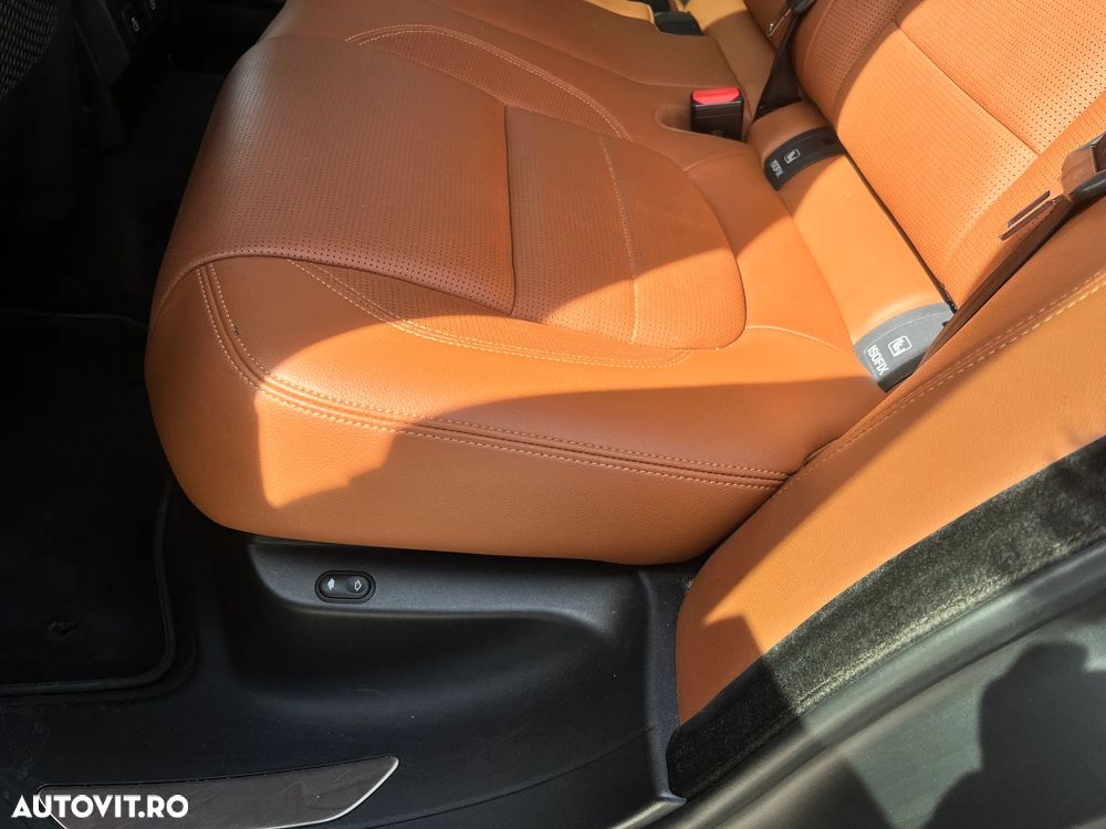 Jaguar F-Pace 25t AWD R-Sport - 14