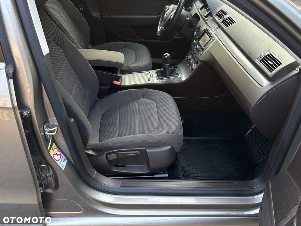 Volkswagen Passat 2.0 TDI Highline - 25