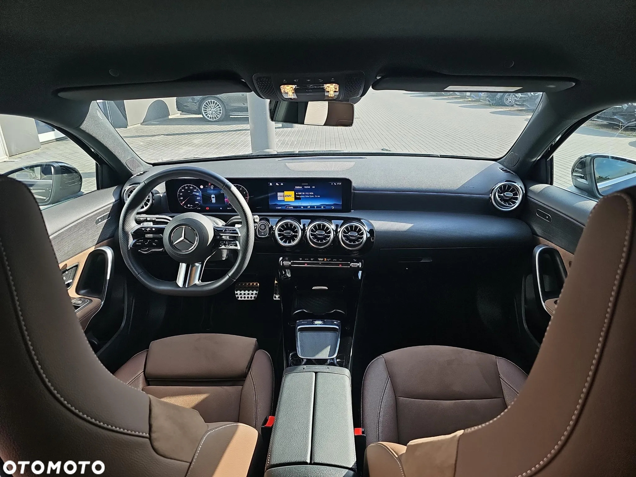Mercedes-Benz Klasa A 220 4Matic 8G-DCT Lim AMG Line Advanced Plus - 17
