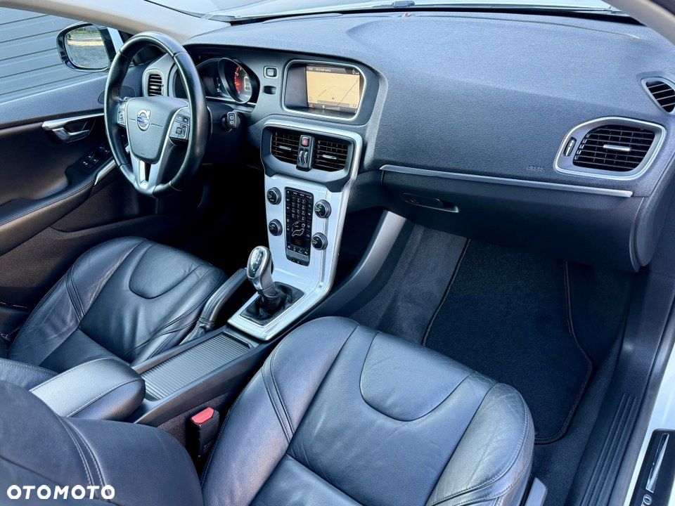 Volvo V40 T3 Summum - 28