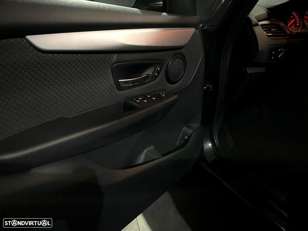 BMW 216 Active Tourer d Advantage Auto - 16