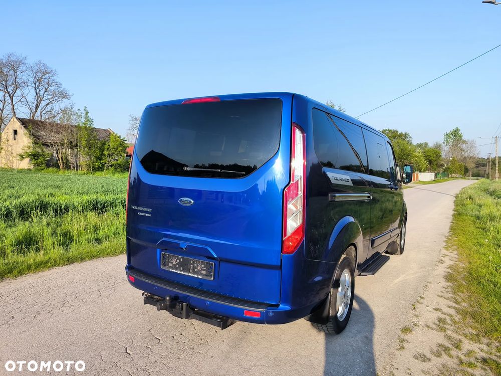 Ford Tourneo Custom 2.0 EcoBlue L2 Shuttle Bus Titanium - 27