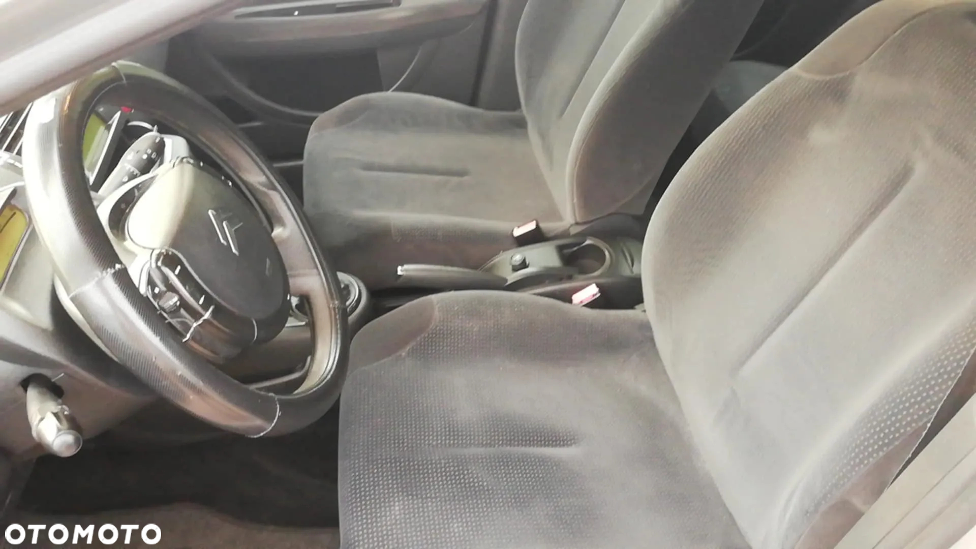 Citroën C4 1.4 16V Style - 4