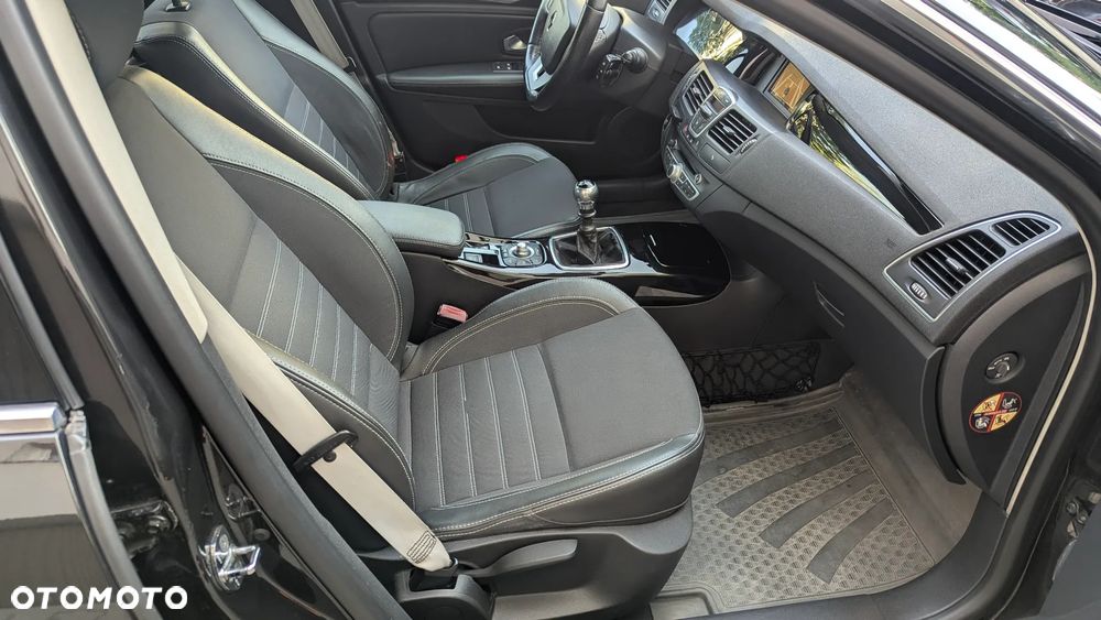 Renault Laguna 2.0 dCi Bose Edition - 11