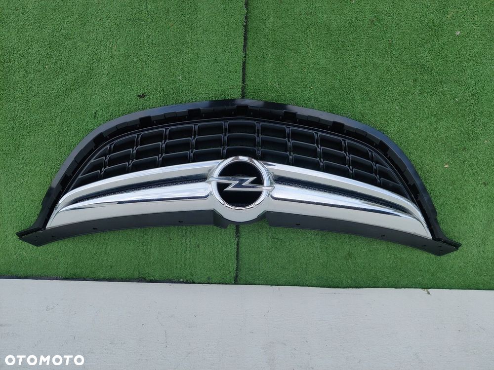 Atrapa grill Opel Zafira C 13300698 - 2